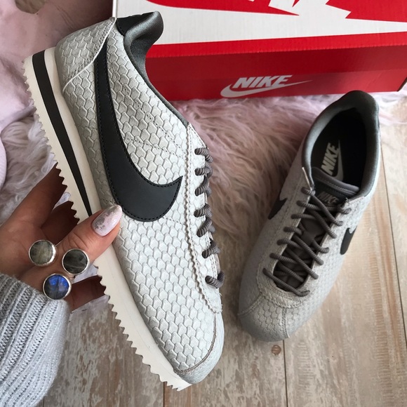 NWT Nike Cortez Classic Special edition - Picture 2 of 8